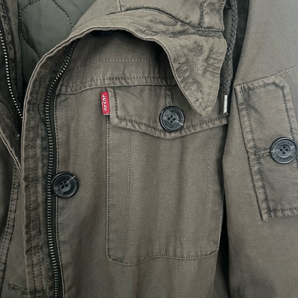 Levi's Women's Utility Jacket in Olive - Picture 8 of 9